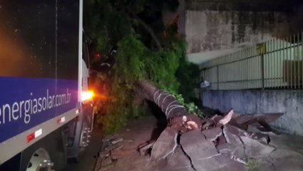 Acidente é registrado na Rua Souza Naves