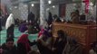 Depremden etkilenen bazı aileler geceyi camilerde geçiriyor