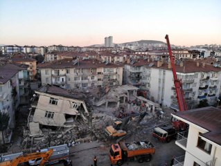 Elazığ'da süren enkaz çalışmaları havadan görüntülendi