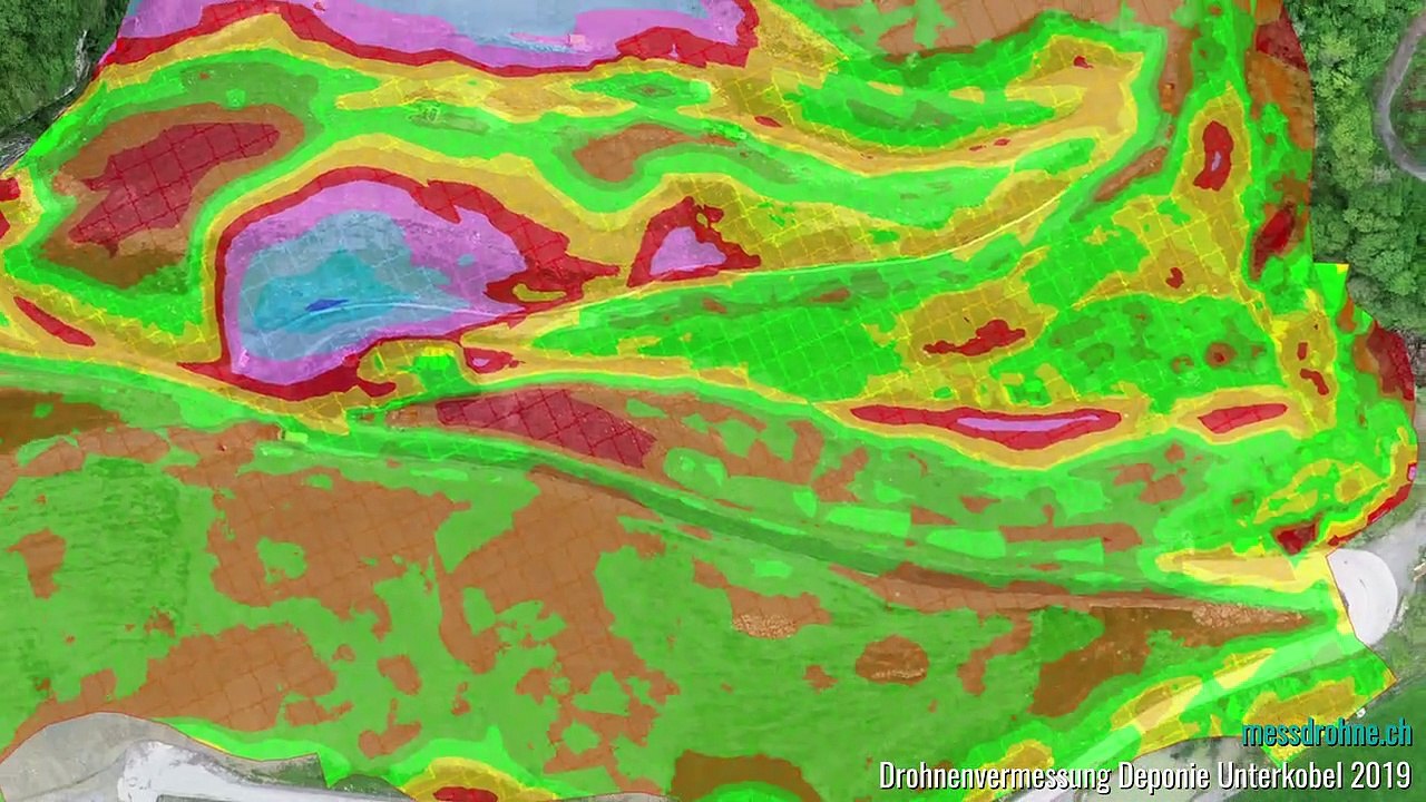 Höhenaufnahmen Gelände mit einer Vermessungsdrohne