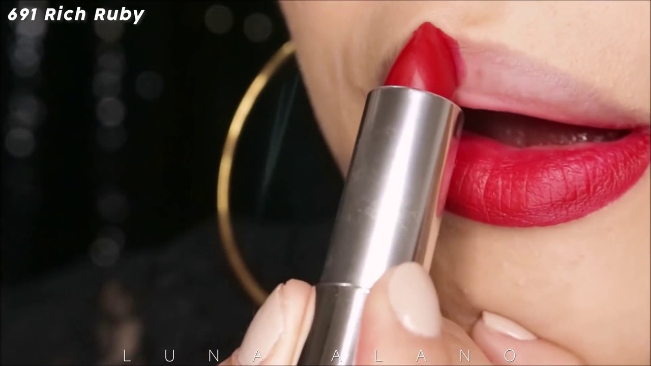 Maybelline_Creamy_Mattes_Lipstick_lipswatch_on_Medium_Skintone