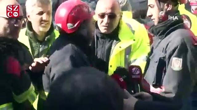 Kurtarma çalışmalarını anlatan itfaiye eri gözyaşlarını tutamadı