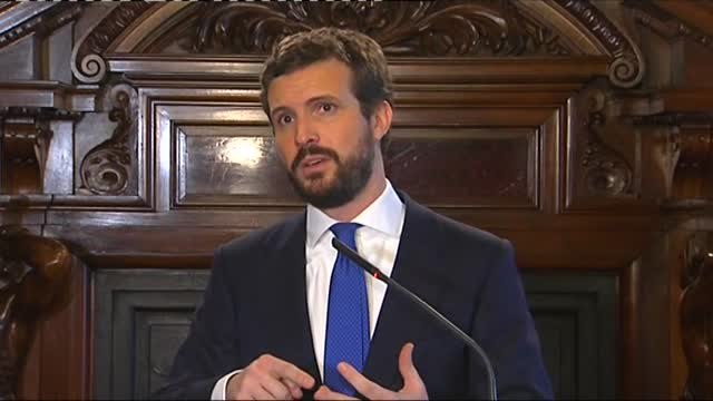 Casado pide el cese inmediato de Ábalos y reprocha a Sánchez no haber recibido a Guaidó