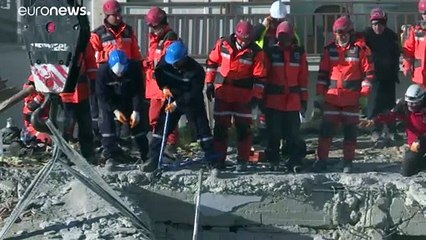 Две ночи под завалами: спасательная операция и новые подземные толчки в Турции