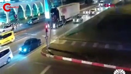 6.8'lik deprem anı MOBESE'ye böyle yansıdı