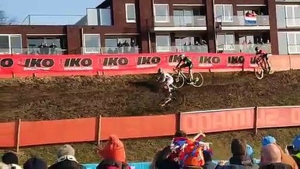 CX - World Cup - Ceylin del Carmen Alvarado crash in the final lap, Annemarie Worst wins the overall