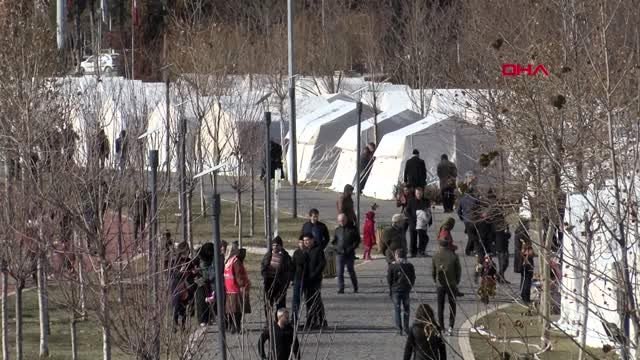 Depremzedeler için kültür park'ta kurulan çadır kent -3