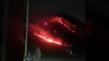 충남 공주 계룡산 인근 고청봉 불...주민 대피 / YTN