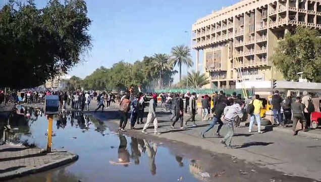 Dezenas de feridos em novos confrontos no Iraque