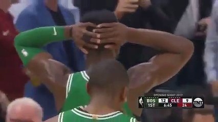 Kobe Bryant'ın ayağı kırıldığı maçta sporcular ve seyirciler üzülmüştü. İşte o anlar...