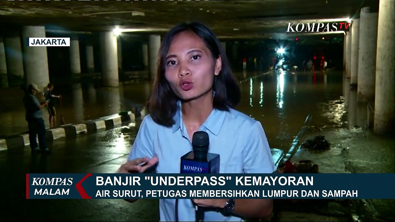 Bersih-Bersih Banjir Underpass Kemayoran