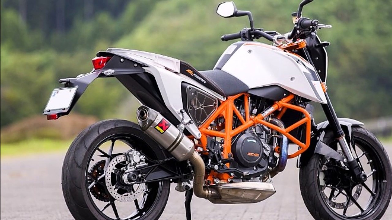 KTMの新世代ミドルスポーツ KTM 690 DUKE R