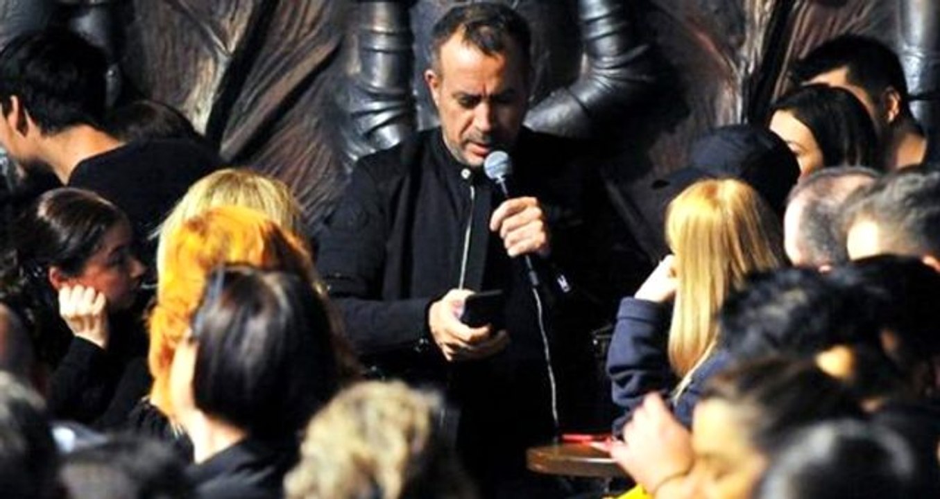 Haluk Levent'in Gölcük depreminde çocuklara şar...