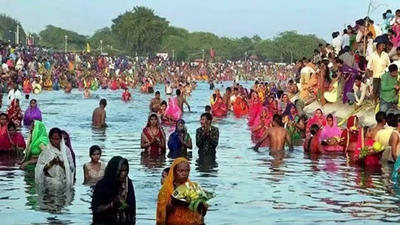 छपरा_मे_छठ_मनाएंगे_{Chhapra_Chhat_Manayenge}__|_SINGH_GULSHAN_DANCE..(360p)