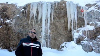 5 Metre Uzunluğundaki Buz Sarkıtları Şaşırtıyor