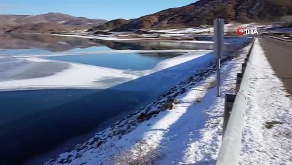 Bayburt’ta soğuk hava göl ve derelerin yüzeyini dondurdu