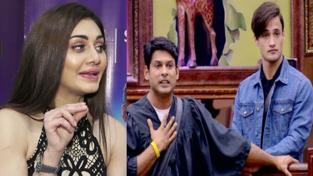 Bigg Boss 13: Shefali Zariwala ने बताया Siddharth Asim में कौन करता है Poke | FilmiBeat