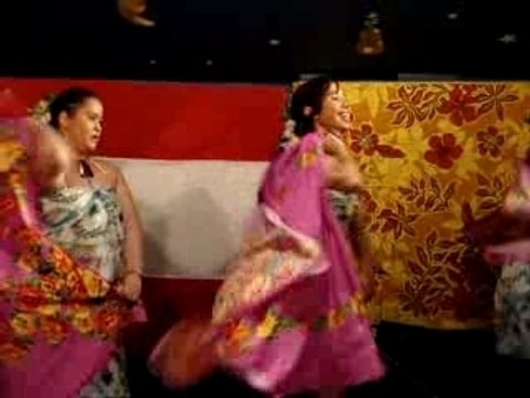 Miss Sabrina et ses tahitiennes