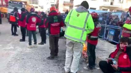 Arama kurtarma ekiplerinin "iyilik meleği" oldular