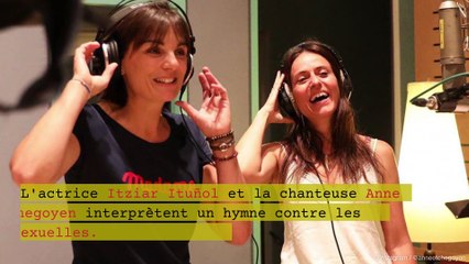 Itziar Ituñol et Anne Etchegoyen interprètent un hymne contre les violences sexistes et sexuelles