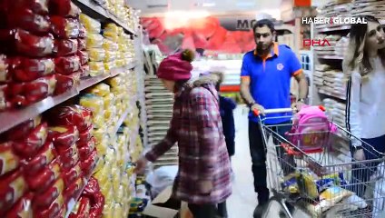 Yürekleri kocaman iki kardeşten alkışlanacak hareket! Kumbaralarındaki parayla depremzedelere yardım ettiler