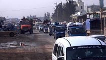 İdlib'de son 24 saatte 21 bin sivil daha Türkiye sınırı yakınlarına göç etti