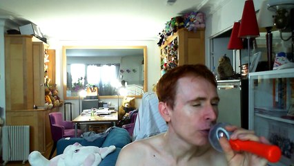 Wiwi égratigne "why her not me"