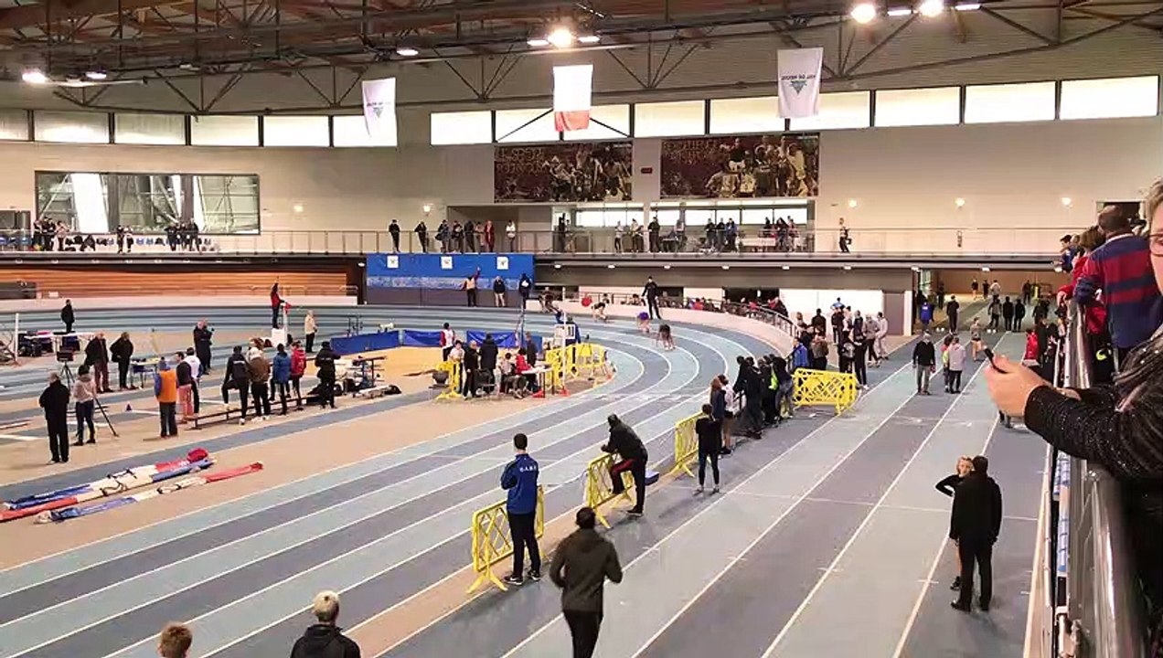 Régionaux en salle 2019-2020 Morgane 200m séries