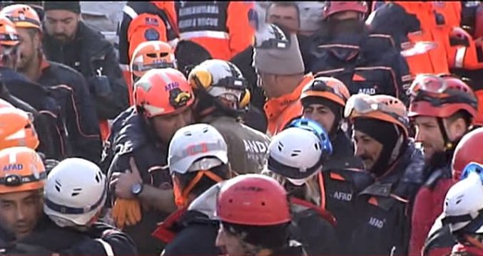 Arama-kurtarma ekipleri çalışmaların sonlanmasıyla birlikte deprem bölgesine veda etti