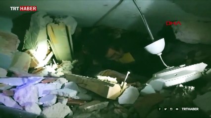 Zehra Astsubay'ın enkazdaki anne ile konuşmasının ilk görüntüleri ortaya çıktı