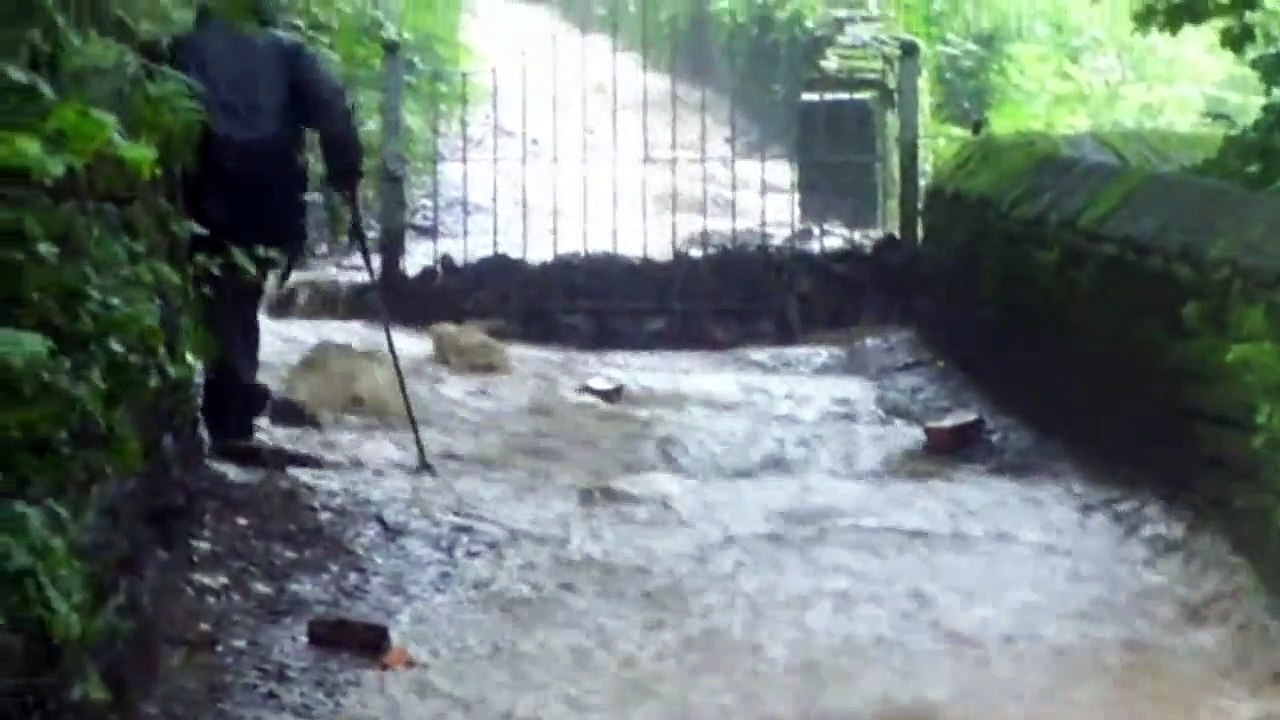 Flooded_Britain_2014_P2_British_Floods_&_Storms_UK_Weather_England_&_Scotland_&_Wales_2014(720p)