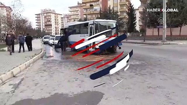 Lüks otomobil ile halk otobüsü ile kafa kafaya çarpıştı: 1 ölü, 7 yaralı
