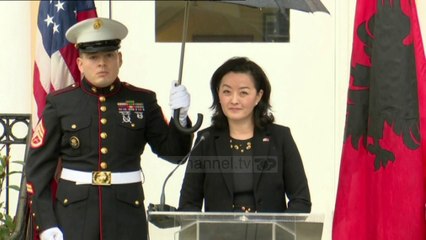 Flet Yuri Kim për herë të parë si ambasadore, mesazhi në shqip: Ne jemi ende me ju, krahë për krahë