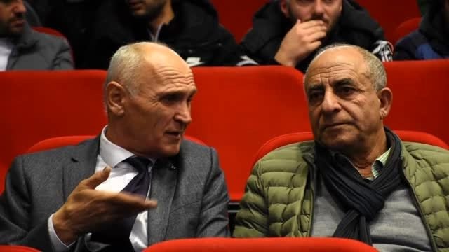 Özkan Sümer, antrenörlere seminer verdi