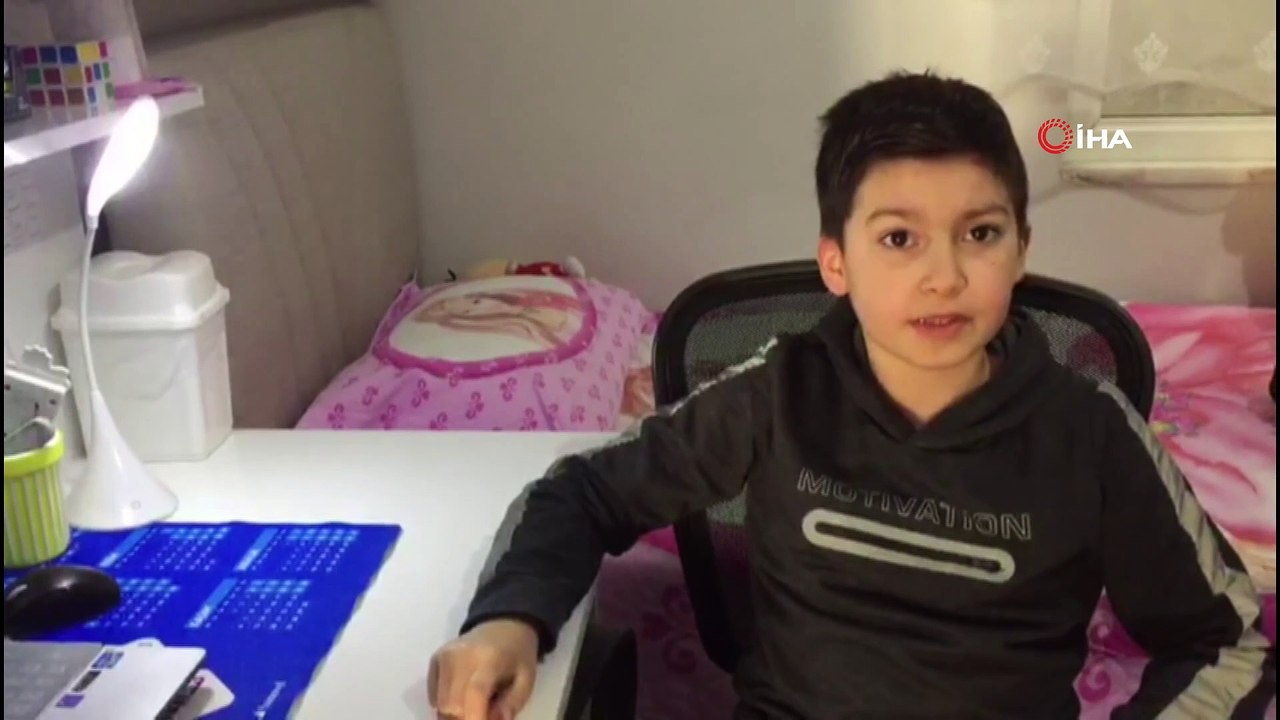 Van depreminde hayatını kaybeden amcasının hediyesini depremzede çocuklara gönderdi