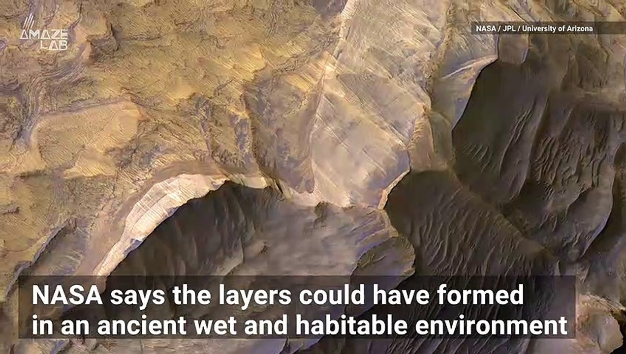 NASA Orbiter Spots Beautiful Sandstone Layers o...