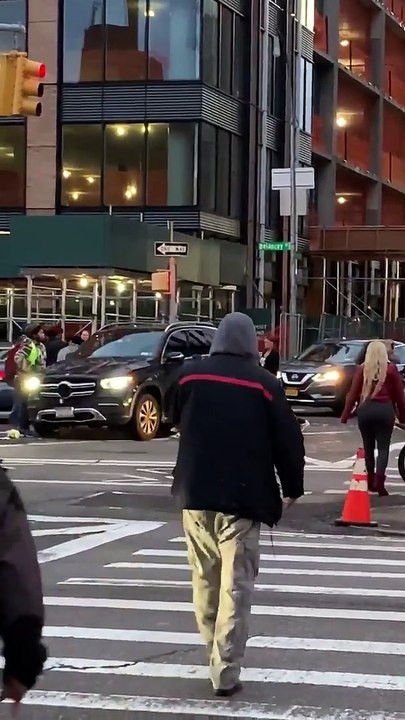 New Yorker's  Come to the Rescue,