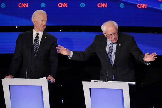 Bernie Sanders Holds Lead Over Joe Biden Heading Into Iowa Caucus
