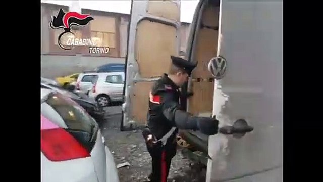 Torino - Tentano di vendere on line furgone rubato, ma arrivano i carabinieri (25.01.20)