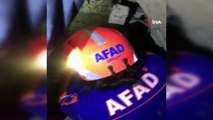 AFAD ekipleri enkazda zamanla yarıştı... 13 yaşındaki Emir'in kurtarılma anlarına dair yeni görüntüler ortaya çıktı