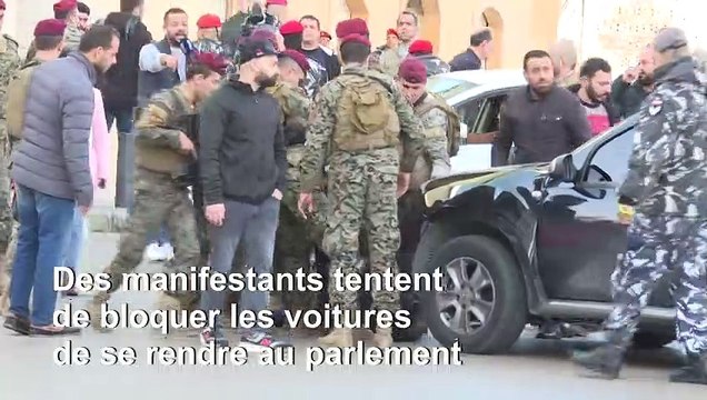 Beyrouth: échauffourées entre manifestants et forces de l'ordre près du parlement (2)