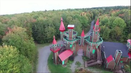 Un château est à vendre à Pointe-à-la-Garde