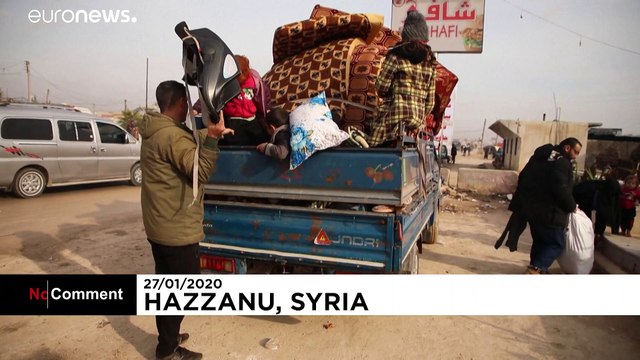 Hundreds of Syrian civilians flee fighting south of Idlib province