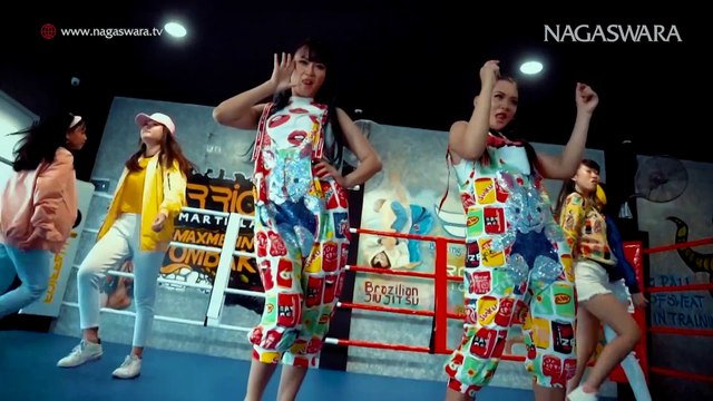 Duet VW - Aku Bukan Samsak (Official Music Video NAGASWARA) #music