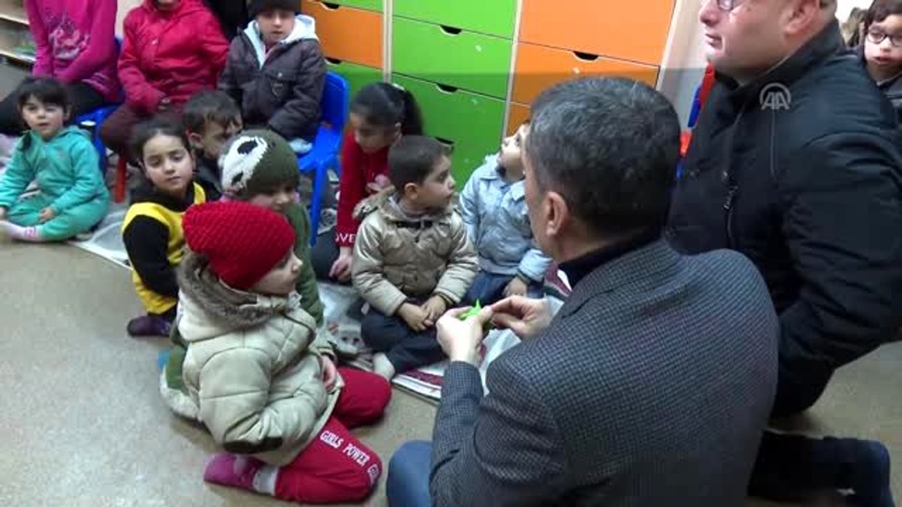 Milli Eğitim Bakanı Selçuk, depremden etkilenen çocuklara yönelik psikososyal destek çalışmalarına...