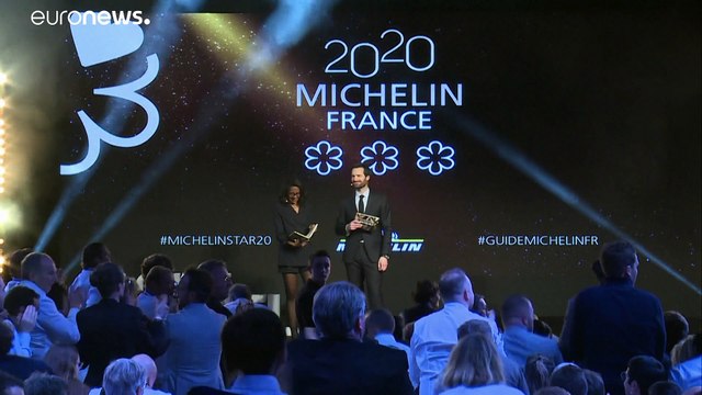 Мишлен наградил тремя звездами парижский ресторан японца