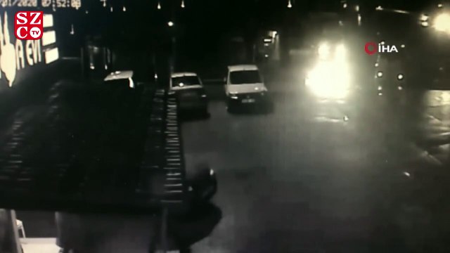 Sürücüsüz TIR garaja böyle girdi