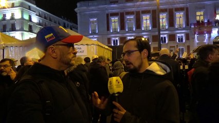 Los 'recaditos' de los venezolanos a Sánchez: "Maduro te tiene cogido de los huevos"