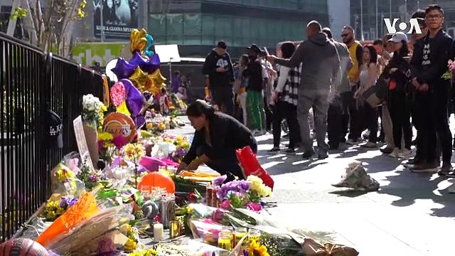 Fans Pay Tribute to Basketball Player Kobe Bryant