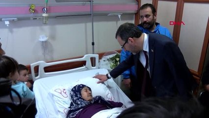 Spor bakan kasapoğlu ve futbolculardan bir dizi ziyaret